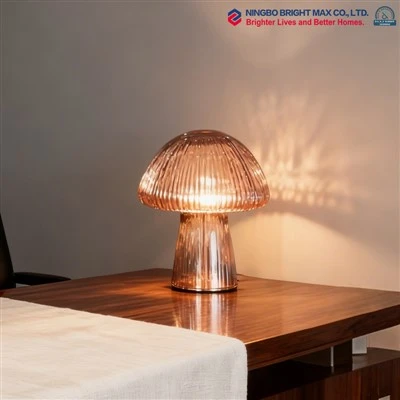 Sēņu stikla galda lampa